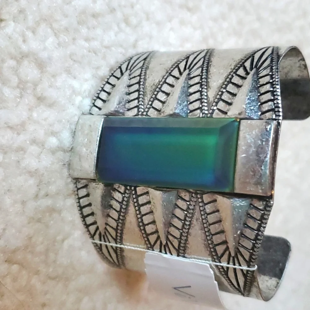 Cookie Lee Cuff Bracelet - Picture 1 of 2